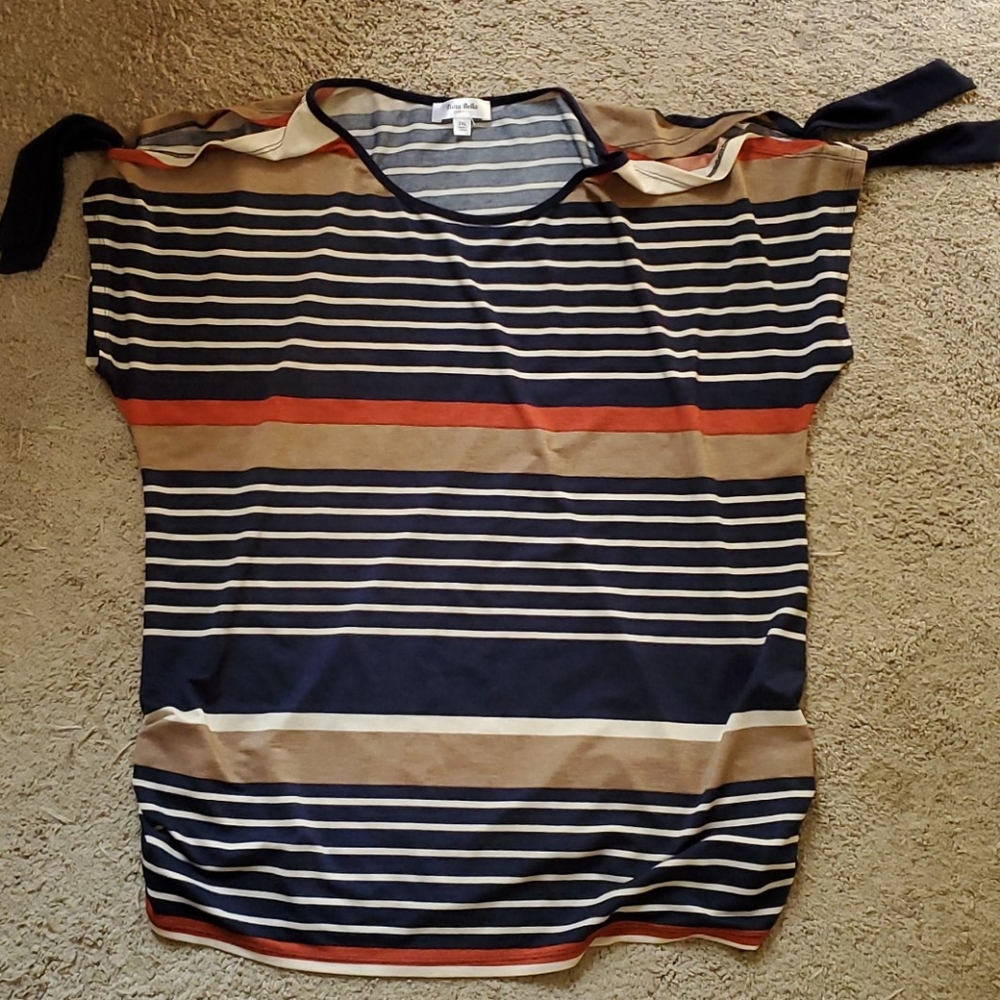 Tutta Bella Maternity short sleeve shirt